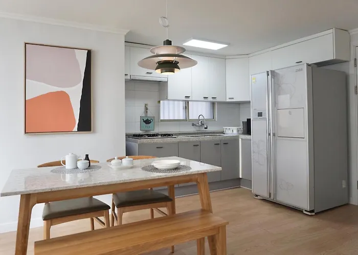 Hongdae Sunlight House-3room2bath Ferienhaus *